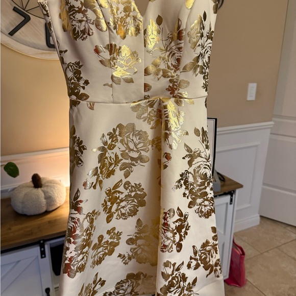 Macy's Gold Floral Women's Dress - Picture 1 of 3